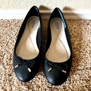 Size 9 ballerina style flats - Alfani